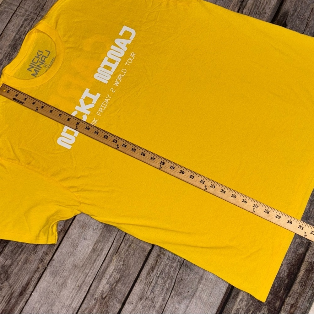 Nicki Minaj Pink Friday 2 World Tour Yellow Staff Carp T Shirt Men’s Sz XL New - Picture 5 of 7